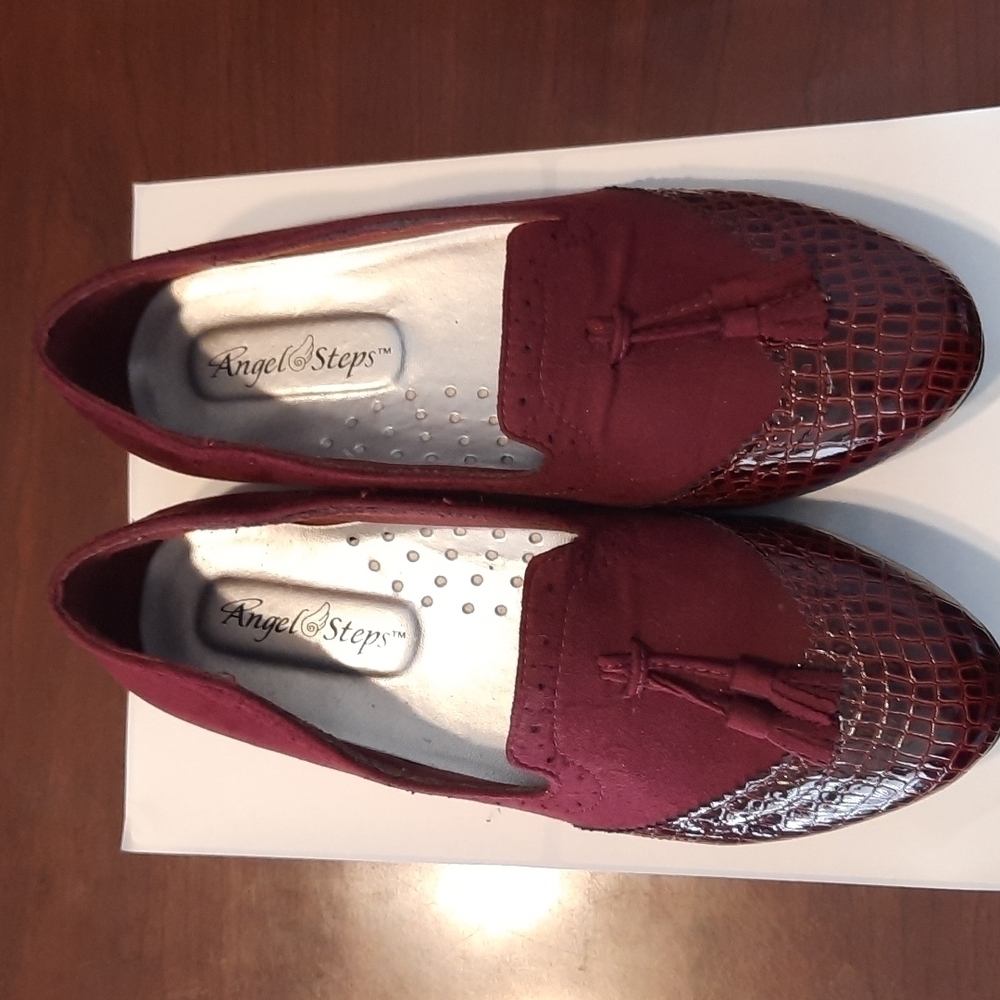 Women's Angel Steps Suede Flats